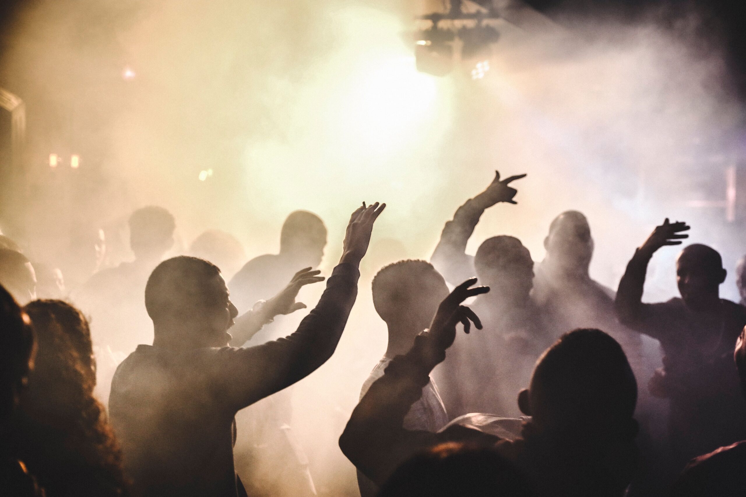 Bez dymu, bez pary, bez zapachu – Jak woreczki nikotynowe zmieniają nawyki dorosłych użytkowników nikotyny w Europie?
